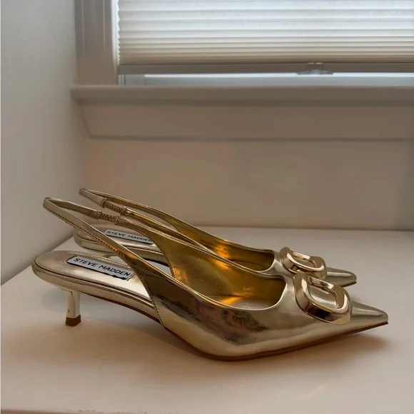 Steve Madden Gold Foil Slingback Kitten Heels - Picture 2 of 2